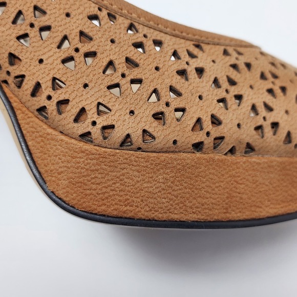 Enzo Angiolini Tan Peep Toe Heels Size 6 - Picture 6 of 9